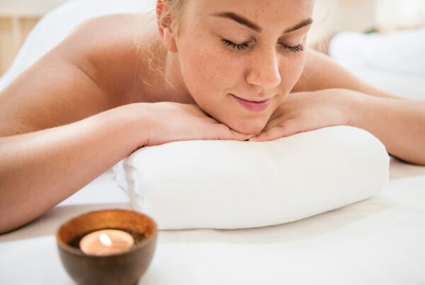 Non-invasive back pain relief treatment image for regenerative spinal health services